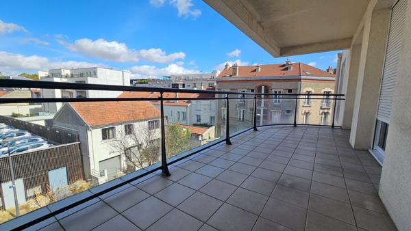 Appartement Reims 3 pièce(s) - TYPE 3 TERRASSE ET PARKING