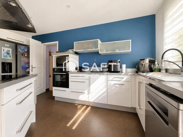 Maison 102 m² avec piscine, garage et dépendance
