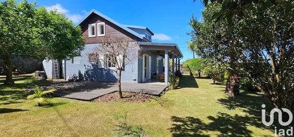 Maison 5 pièces de 66 m² à Les Avirons (97425)