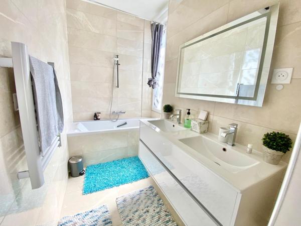 maison jumelée dans une bâtisse de caractère alliant modernité et charme de l’ancien