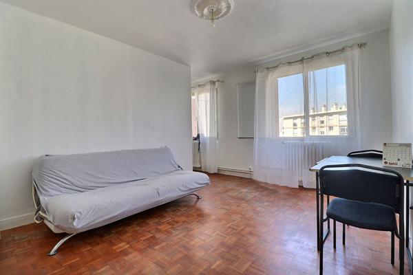 Appartement Aubervilliers 3 pièces 49m² dernière étage avec balcon
