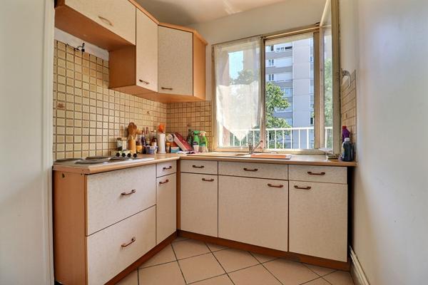 Appartement Aubervilliers 3 pièces 49m² dernière étage avec balcon