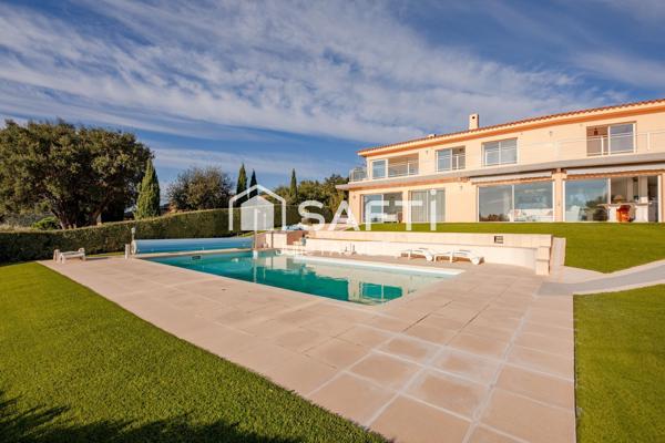 Villa d'exception avec vue panoramique sur la baie d'agay