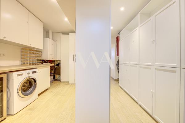 Appartement
         5 pièces
        - 140 m² Bien prestige 1 590 000 € *