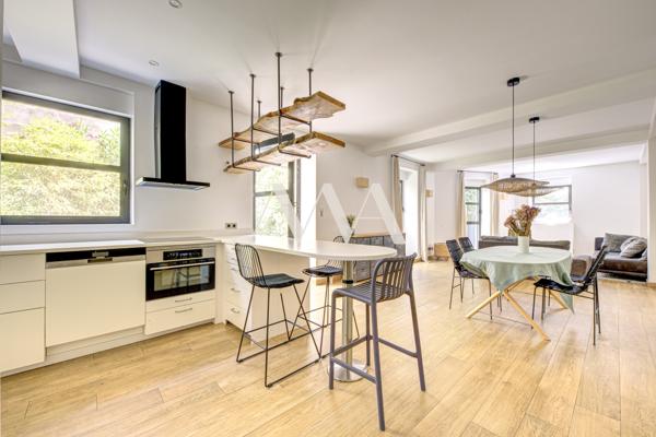 Appartement
         5 pièces
        - 140 m² Bien prestige 1 590 000 € *