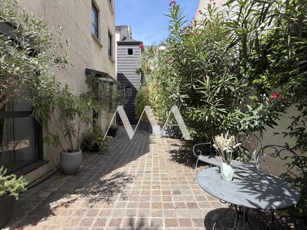 Appartement
         5 pièces
        - 140 m² Bien prestige 1 590 000 € *