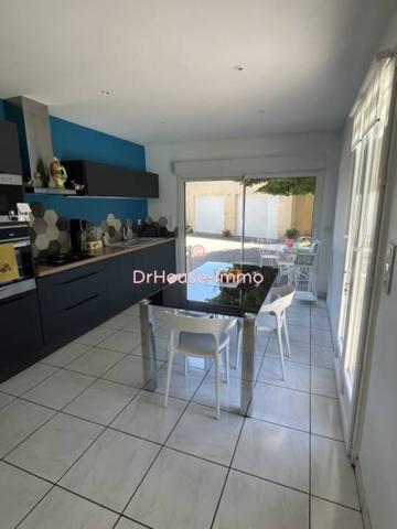 Maison à louer 6 pièces de 210 m²