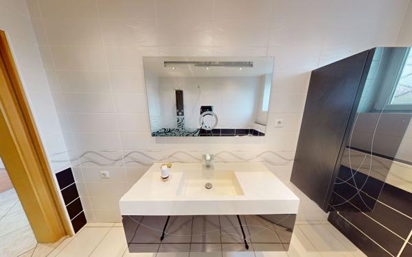 Appartement à vendre    2 pièces • 70,60 m2 Yutz