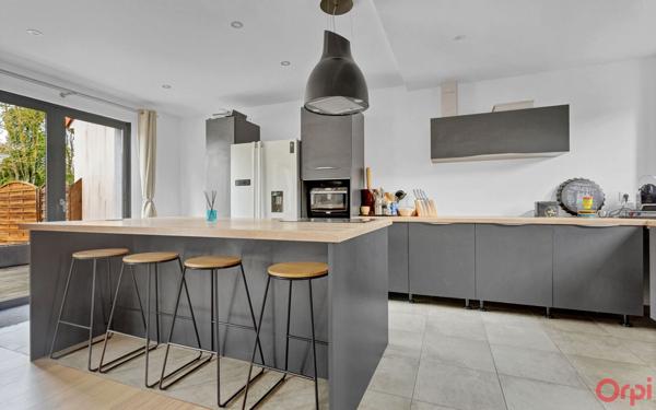 Maison à vendre    4 pièces • 126,60 m2 Étampes