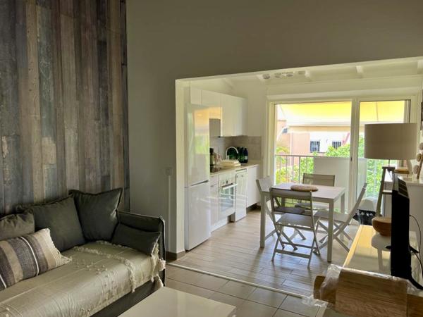 Saint-François (97118) À louer – Superbe T2 meublé avec mezzanine – 54 m² – Saint-François