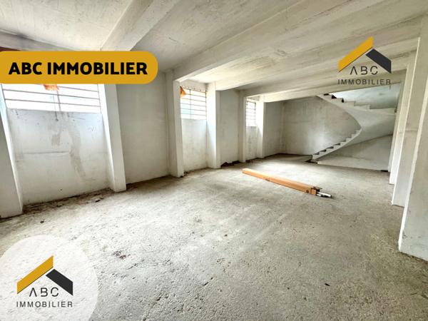 Orange (84100) Immeuble en plateau 240M2 - Centre Orange