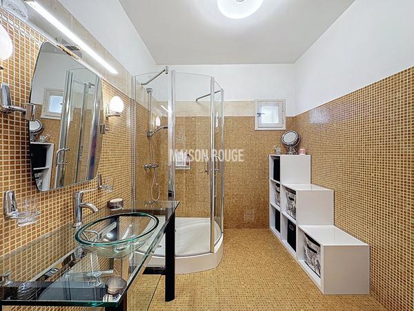 Maison éco-confort et raffinement : maison familiale avec piscine à Lannion