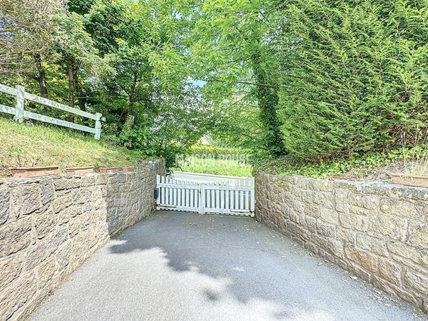 Maison éco-confort et raffinement : maison familiale avec piscine à Lannion