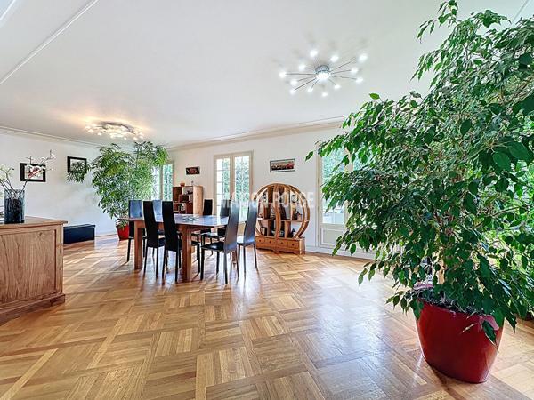 Maison éco-confort et raffinement : maison familiale avec piscine à Lannion