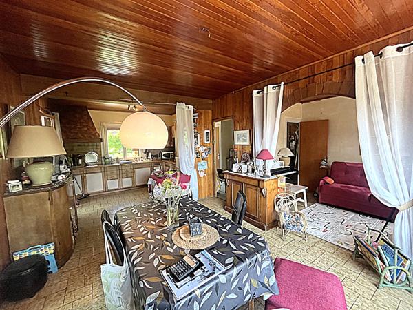 Compromis appartement - maison familiale de 143m² au sol, proche du lac