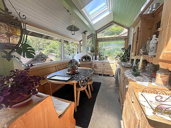 Compromis appartement - maison familiale de 143m² au sol, proche du lac