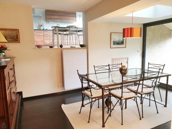 BELLE VILLA D'ARCHITECTE AVEC VUE EXCEPTIONNELLE. SECTEUR CHATEL-GUYON