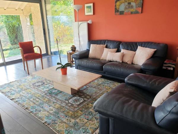 BELLE VILLA D'ARCHITECTE AVEC VUE EXCEPTIONNELLE. SECTEUR CHATEL-GUYON