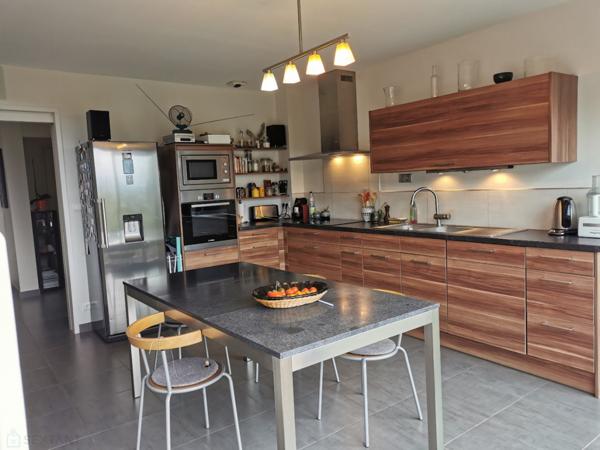 BELLE VILLA D'ARCHITECTE AVEC VUE EXCEPTIONNELLE. SECTEUR CHATEL-GUYON