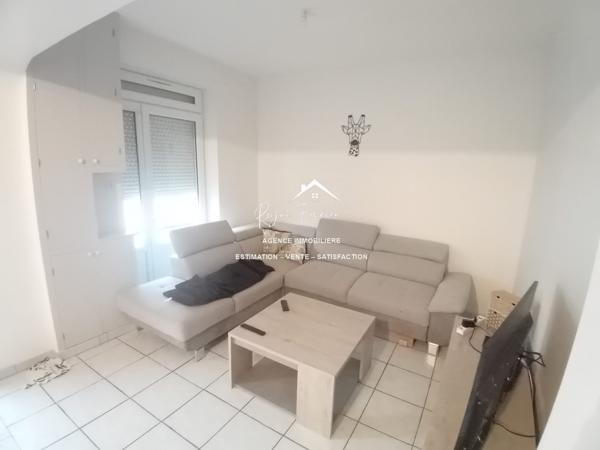 En plein centre ville de DANGE ST ROMAIN, proche de toutes les commodités à pieds