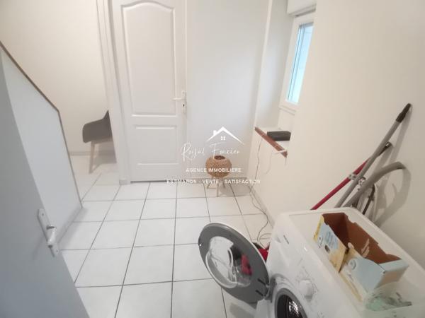 En plein centre ville de DANGE ST ROMAIN, proche de toutes les commodités à pieds