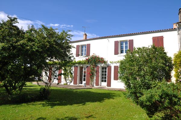 Maison - 7 pièces - 178 m²