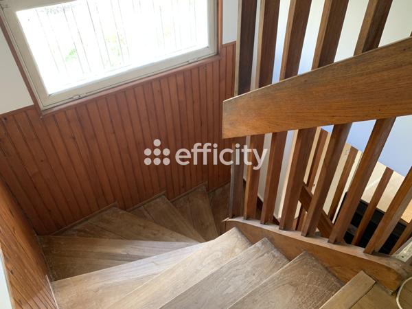 Maison
         9 pièces
        - 142 m² Exclusivité 223 000 € *