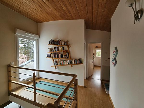 EXCLUSIVITE LA FLECHE Superbe maison d'architecte en bois avec SPA et jardin agréable