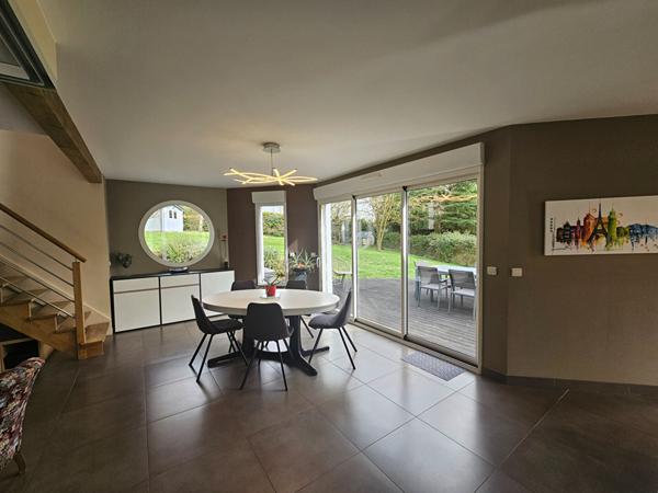 EXCLUSIVITE LA FLECHE Superbe maison d'architecte en bois avec SPA et jardin agréable