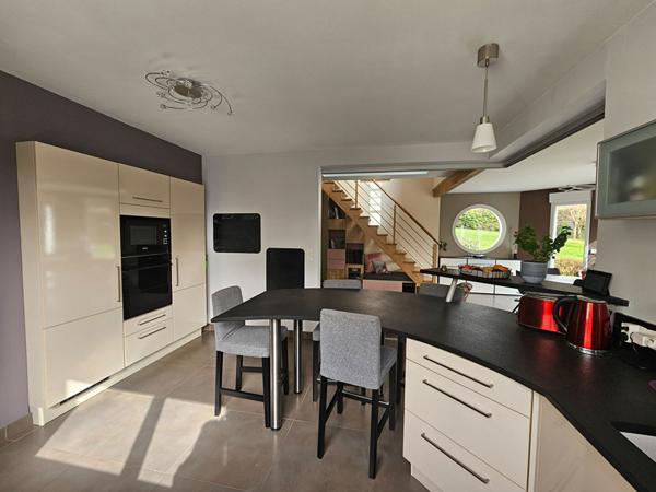 EXCLUSIVITE LA FLECHE Superbe maison d'architecte en bois avec SPA et jardin agréable