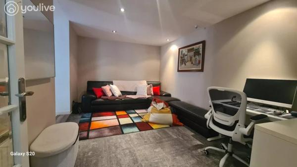 Maison de plain-pied de 195 m² avec bureau indépendant et studio meublé – Saint-Sébastien-sur-Loire