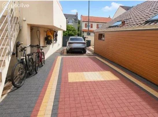 Maison de plain-pied de 195 m² avec bureau indépendant et studio meublé – Saint-Sébastien-sur-Loire