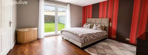 Maison de plain-pied de 195 m² avec bureau indépendant et studio meublé – Saint-Sébastien-sur-Loire