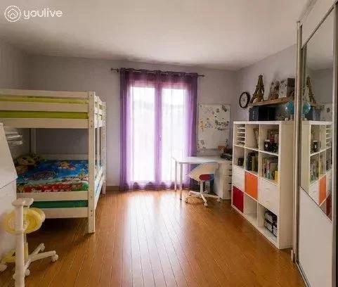 Maison de plain-pied de 195 m² avec bureau indépendant et studio meublé – Saint-Sébastien-sur-Loire