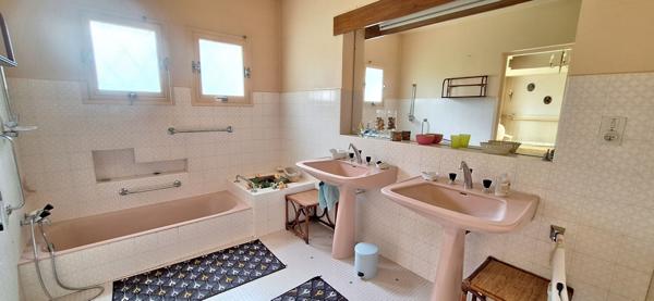 Maison Bourgeoise d'Exception à Bourg-en-Bresse - 6 pièces, 204 m² sur 4000 m² de terrain