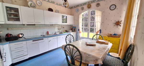 Maison Bourgeoise d'Exception à Bourg-en-Bresse - 6 pièces, 204 m² sur 4000 m² de terrain