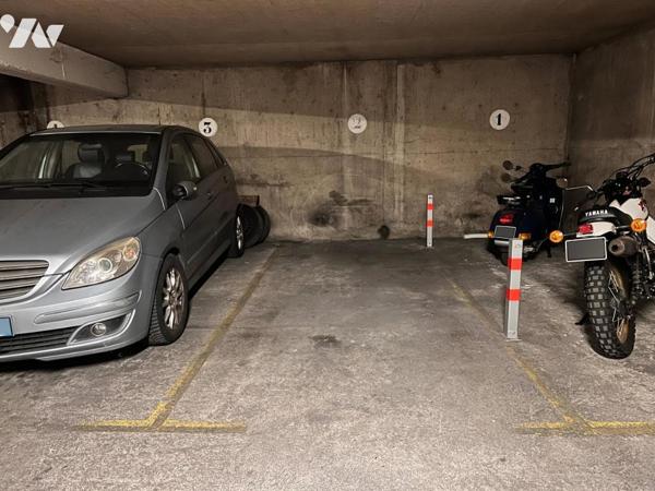 Parking 13 Rue d'Oslo