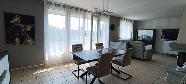 Maison familiale de 6 pièces avec 4 chambres, bureau et sous-sol aménagé