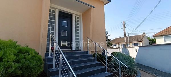 Maison familiale de 6 pièces avec 4 chambres, bureau et sous-sol aménagé