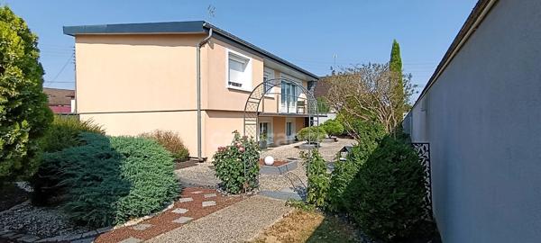 Maison familiale de 6 pièces avec 4 chambres, bureau et sous-sol aménagé
