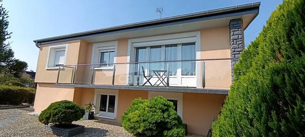 Maison familiale de 6 pièces avec 4 chambres, bureau et sous-sol aménagé