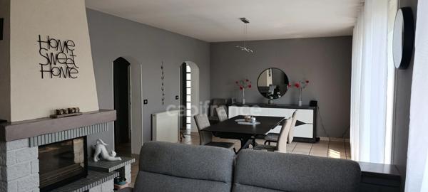 Maison familiale de 6 pièces avec 4 chambres, bureau et sous-sol aménagé