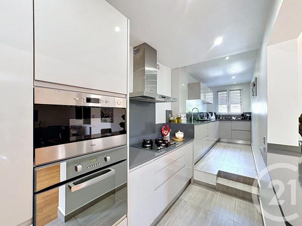 Maison à vendre  6 pièces - 170 m 2   ST MAUR DES FOSSES  - 94