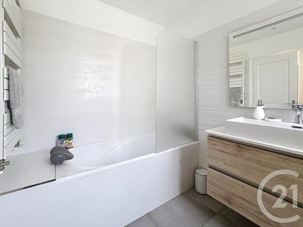 Maison à vendre  6 pièces - 170 m 2   ST MAUR DES FOSSES  - 94