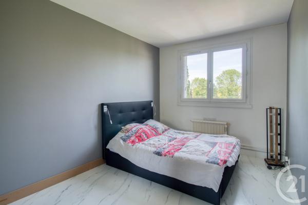 Appartement F4 à vendre  4 pièces - 81,88 m 2   ERMONT  - 95