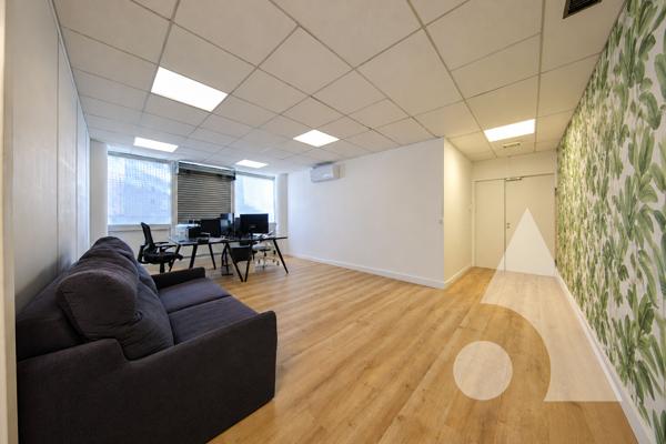 Local commercial 5 pièces 193.45 m2