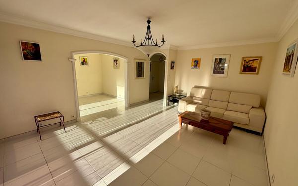 Appartement à vendre    3 pièces •  Sanary-sur-Mer