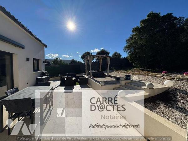 Les Notaires Associés CARRE D'@CTES vous proposent : Cette Villa récente et moderne achevée en ...