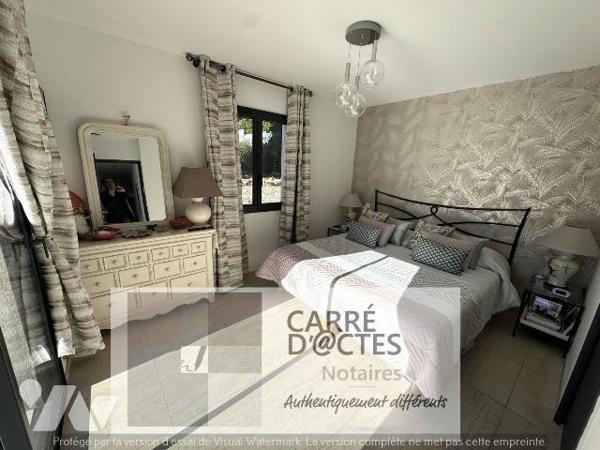 Les Notaires Associés CARRE D'@CTES vous proposent : Cette Villa récente et moderne achevée en ...