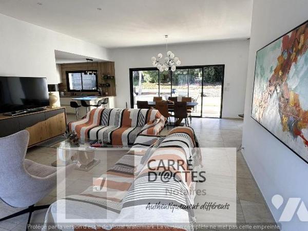 Les Notaires Associés CARRE D'@CTES vous proposent : Cette Villa récente et moderne achevée en ...